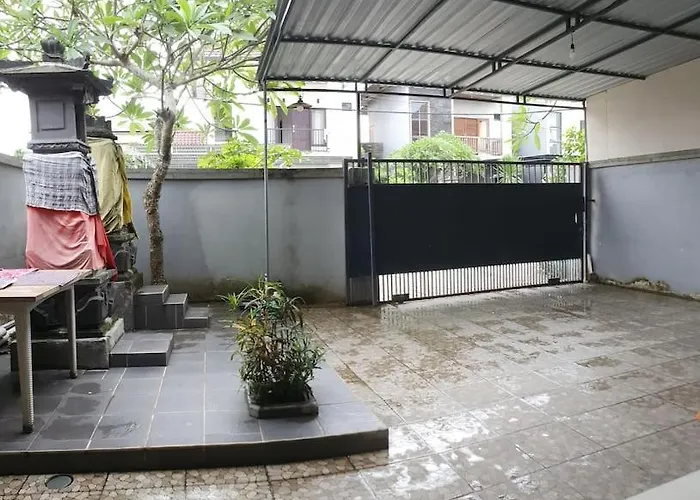 Laura Dewi House